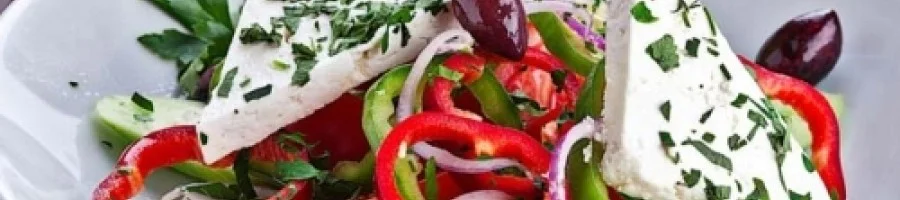 Апетитна и свежа рецепта за гръцка салата Апетитна и свежа рецепта за гръцка салата