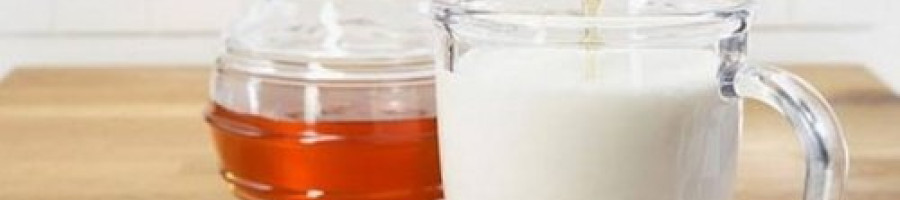 Прясно мляко с мед – вкусно и полезно