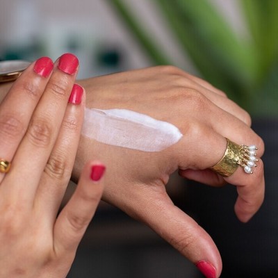 Aloe and Cucumber Hand Cream 100 мл | Holland & Barrett
