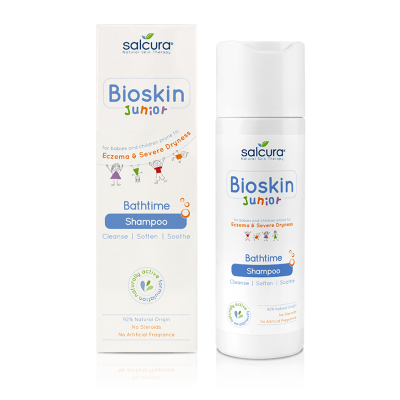 Bioskin Junior Shampoo 200 мл на Salcura Детският шампоан на Salcura почиства нещно и хидратира косата и скалпа, без да причинява дискомфорт на предразположената към екзема кожа. Шампоанът е със 100% натурален съ Bioskin Junior Shampoo 200 мл на Salcura Д