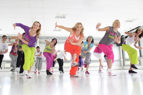 Zumba Fitness е вдъхновен от Латинските танци и е изключително лесен за следване