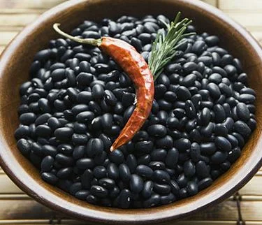 Черният боб има екзотичен вкус и може да се добавя към белия. 