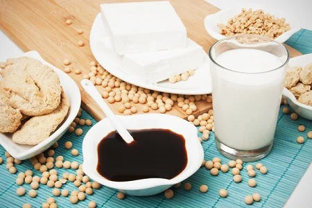 Нивата на естрогена могат да се повишат с продукти като соя, млечни продукти, грах