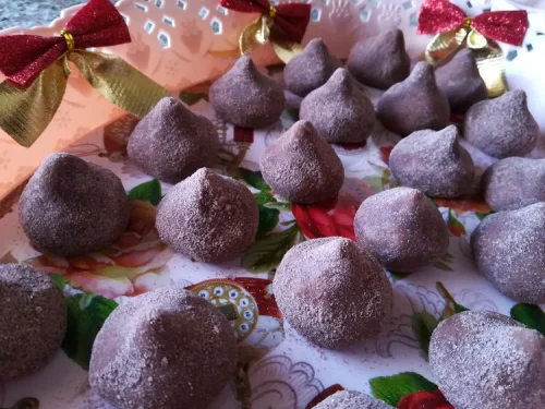 Коледни трюфели - домашни бонбони за Коледа, които се правят по лесна и вкусна рецепта.