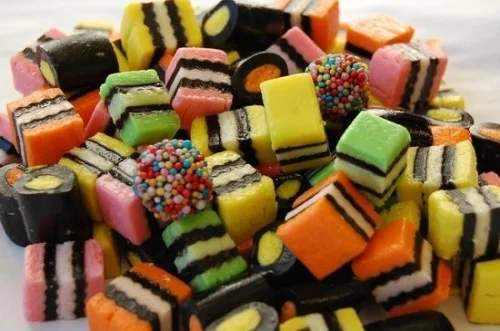 Глициризин е заместител на захарта, с който се правят вкусни бонбони