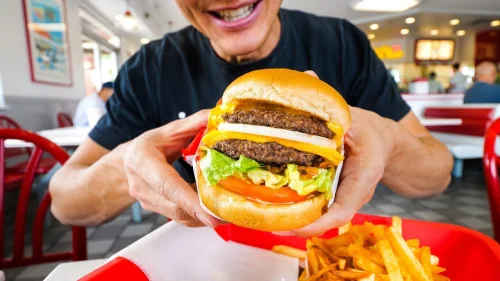 Fastfood е много вредна храна, приготвена от продукти със съмнително качество