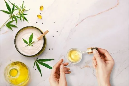 Начин на употреба на CBD продукти - като течност за елекстронна цигара, под формата на масло, крем, балсам, тинктура, на капсули, като козметика, при животни и други.