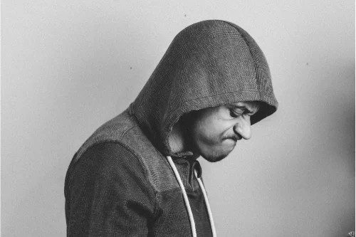 Общоприето е, че задържането на отрицателни емоции вреди на тялото - по-специално причинява стомашни язви. 