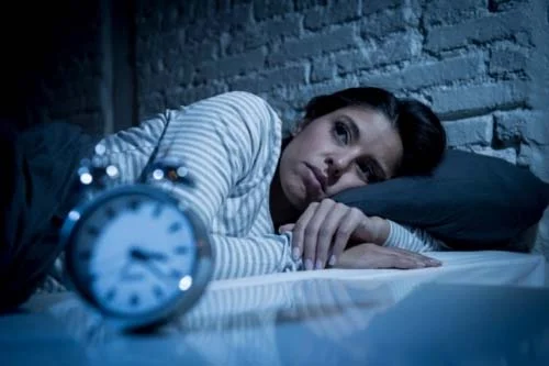 Melatonin 10 мг с удължено освобождаване 120 таблетки на прекрасна цена от 21 Century помага при безсъние