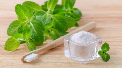 Озонирана Паста за Зъби с Вкус на Мента-Лимон на топ цена избелва зъбите и предотвратява появата на лош дъх.
