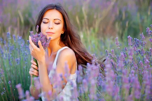 Nourishing Body Oil with Lavender 100 мл от Ayan на чудесна цена успокоява ума, релаксира душата и тялото, бори се със стреса
