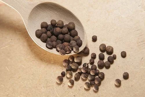 Allspice Oil 10 мл на супер цена от Bioherba облекчава ревматизъм