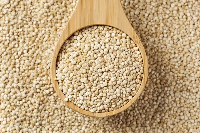 Bio Quinoa Raw Seeds от BioTona е богат на фибри, важни витамини и минерали за здравето