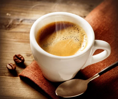 Caffe Mauro De Luxe 70% арабика 1кг Кафе на зърна на специална цена притежава високо качество и има нежен шоколадов аромат