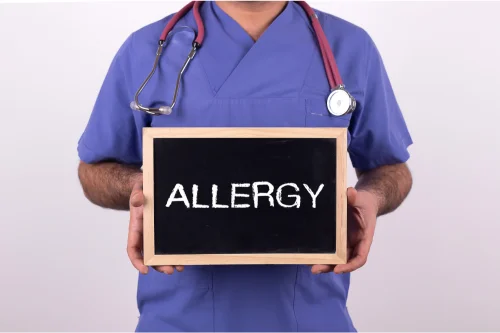 Хранителна добавка Alergi Complex капсули на Doctor Nature на супер цена със силно антиалергично действие