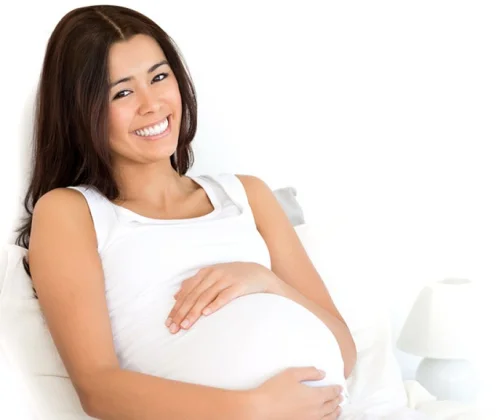 Vitamin Code Raw Prenatal комбинира полезни витамини, микроелементи и хранителни вещества, необходими за правилното протичане на бременността и благоприятното раждане на бебе.