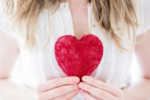 Coenzyme Q10 на невероятна цена поддържа здравето на сърцето, черния дроб, мозъка, подпомага когнитивните функции и дейността на вътрешните органи.