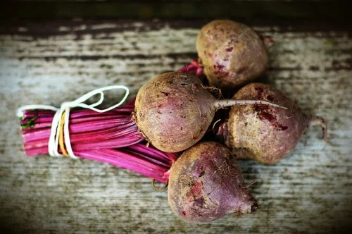 Beet root (Beta Vulgaris) 500 мг 100 капсули на топ цена от Haya Labs поддържа здравето на сърцето и на черния дроб.