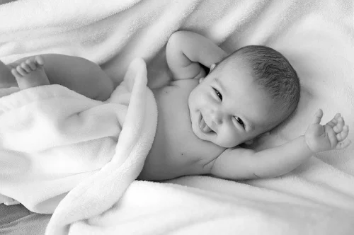 Jarro-Dophilus Infant Пробиотични Капки на топ цена предпазва от диария или запек на бебето.