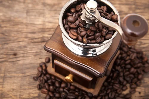 Espresso Classico на Julius Meinl на изгодна цена е идеален вариант за тези, които предпочитат кафето си с гладкък и устойчив каймак.