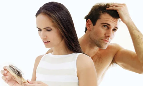 Lavender Oil се изполва успешно при наличие на пърхот, косопад, може да се изполва за маски за коса