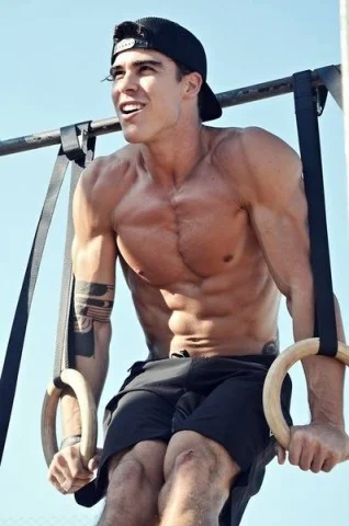 Alpha Men Super Multi Vitamin e един страхотен продукт на Myprotein, който комбинира всички витамини и минерали, необходими за усилено трениращ атлет. 