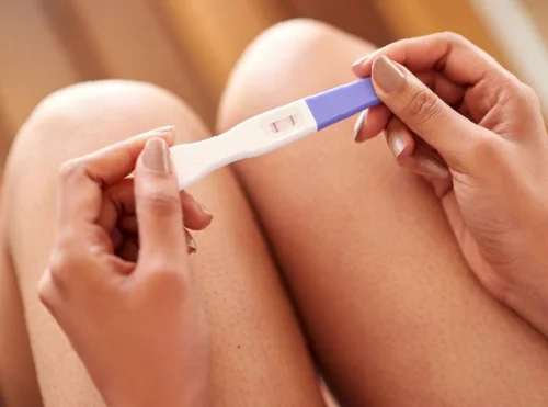 Мултивитамини за бременни желирани бонбони от Natrol за пренатална грижа и добро здраве на бременната.