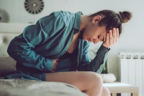 PMS With B6 & Other B-Vitamins 100 веган капсули на топ цена от Nature's Way може да намали болезнените симптоми на месечния цикъл. 