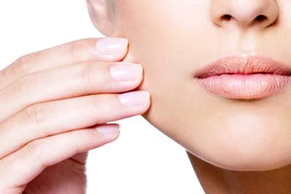 Olivolio Rejuvenate Anti-Wrinkle Eye Cream осигурява хранителни вещества и хидратация на кожата, като я прави мека и сияйна