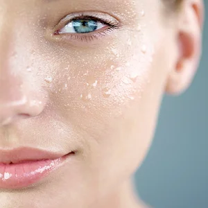 24 Hours Ultra Rich Face Cream от Оливолио има овлажняващ и омекотяващ ефект върху кожата на лицето