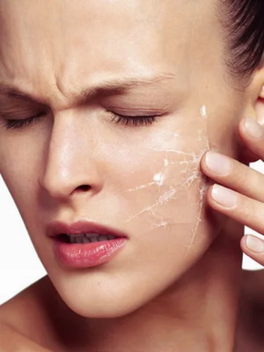 24 Hours Ultra Rich Face Cream на перфектна цена подобрява състоянието на сухата кожа и подпомага клетъчното регенериране