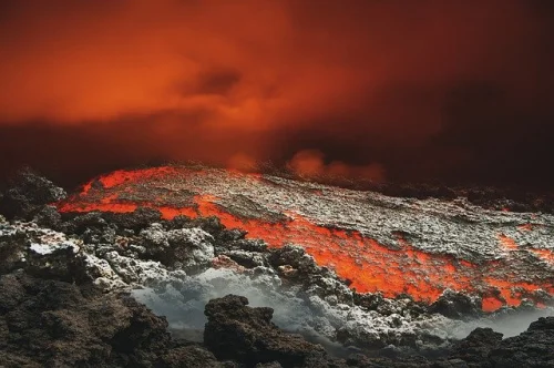 Volcanic Lava Face Cleanser за всеки тип кожа 250 мл на топ цена от Olivolio не съдържа парабени и минерални масла и почиства нежно кожата. 