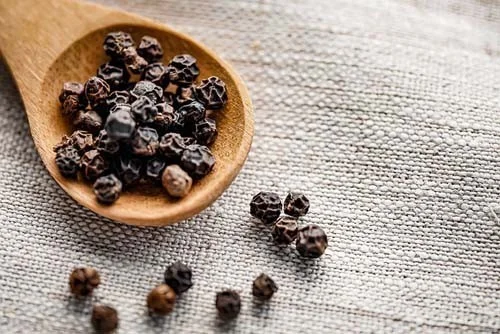 Piperine 95 100 веге капсули на прекрасна цена от OstroVit подобрява храносмилането