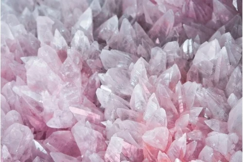 Crystal deodorant камък на изгодна цена не оставя петна. 
