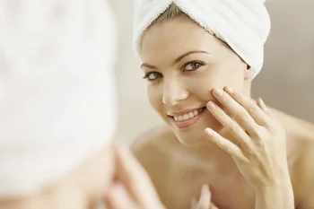 Anti-Aging Moisturizer with DHEA на страхотна цена помага при груба и чувствителна кожа и възвръща нейната еластичност