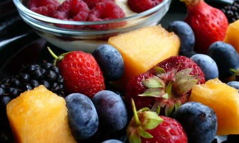 пресните плодове и зеленчуци са източник на антиоксиданти. 