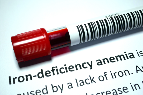 Когато нивата на желязо станат твърде ниски, може да има дефицит на червени кръвни клетки, което води до състояние, наречено анемия. 