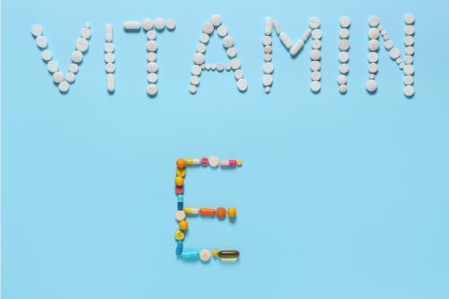 Мастноразтворимите витамини (A, D, E, K) се приемат най-добре с мазни храни, така че се усвояват по-добре. 