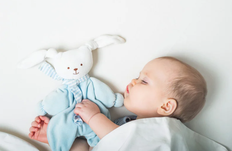 В статията ще разгледаме симптомите на чревни колики и ще Ви кажем как да помогнете на бебето.