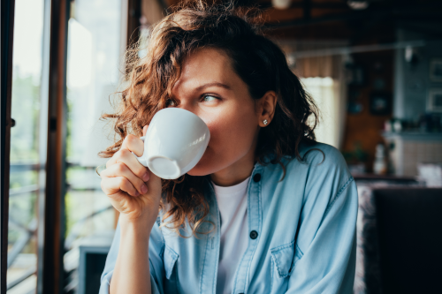 Чаша ободряващо кафе е друг начин да ускорите процеса на отслабване.