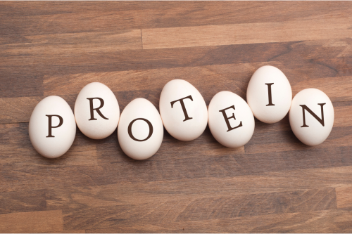 липсата на протеин води до загуба на мускулна маса и нарушаване на процесите на репликация на ДНК, липсата на мазнини намалява производството на хормони, а липсата на въглехидрати елиминира фибрите.