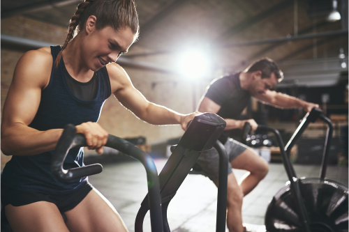 Кардио упражнения (бягане, колоездене, гребане и др.) работят с големи мускулни групи, изгарят калории ефективно и са особено ефективни за намаляване на коремните мазнини;
