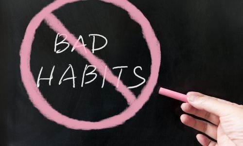 Как да помогнем на подрастващите да се справят с вредните навици?