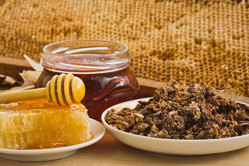 NZ 25% Propolis Tincture 25 ml на топ цена от Happy Valley е силен антиоксидант, произведен от пчелите