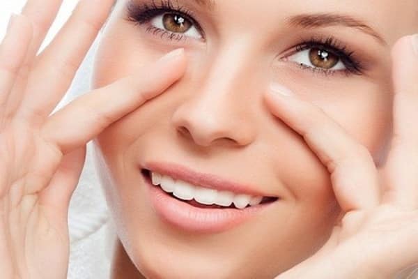 Почистващ продукт за лице с екстракт от зехтин на Olivolio премахва бръчките, овлажнява и защитава кожата от вредните фактори на околната среда